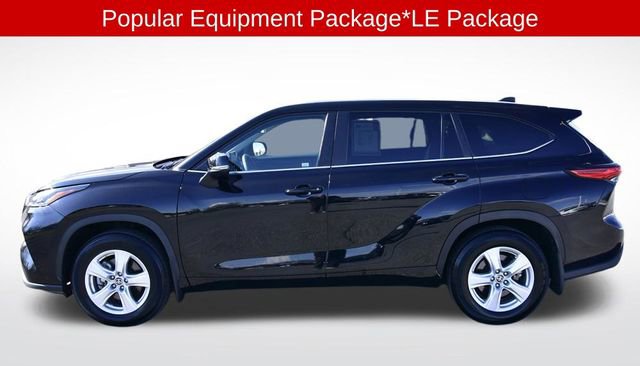Used 2023 Toyota Highlander LE image 2