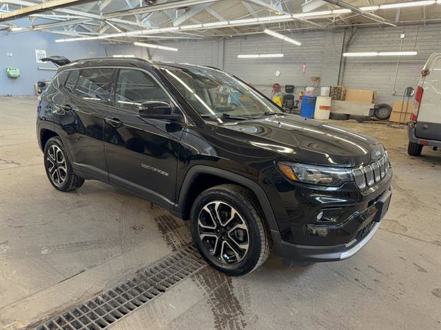 Used 2022 Jeep Compass Limited image 16