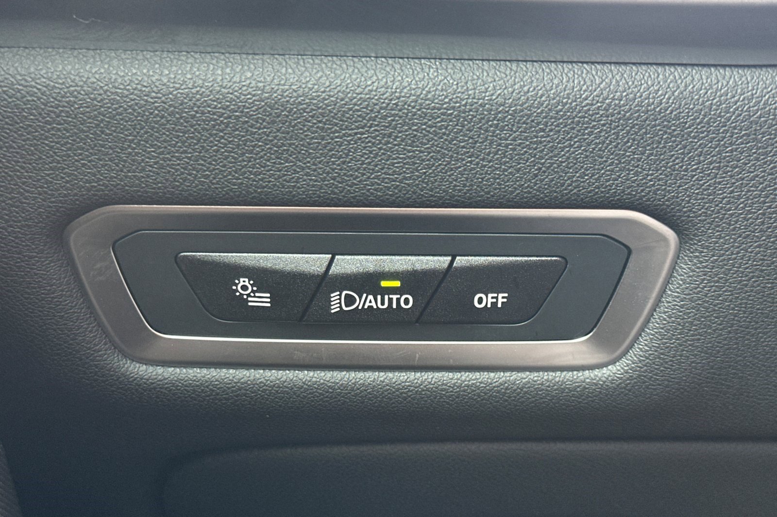 Used 2025 BMW X7 xDrive40i w/ Premium Package image 36