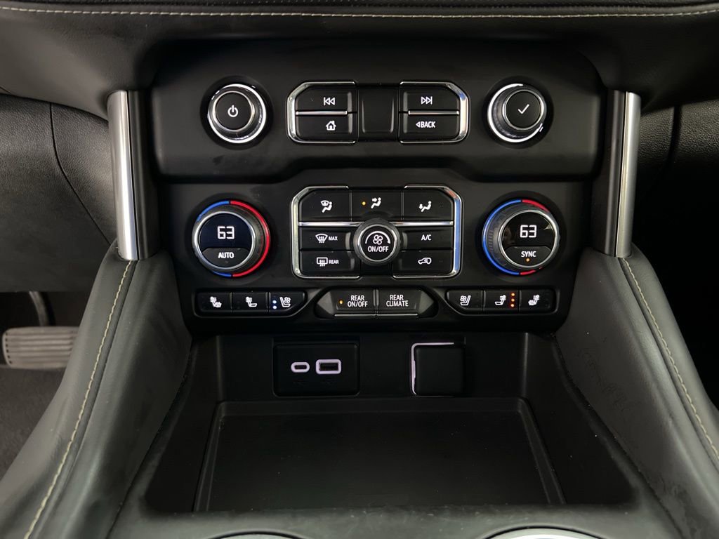 Used 2024 Chevrolet Suburban Premier RWD image 15
