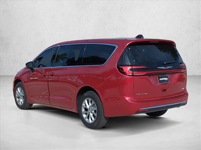 New 2025 Chrysler Pacifica Select AWD/4WD image 2