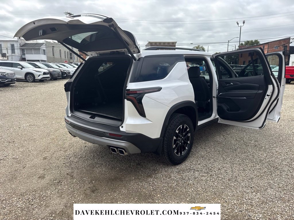 Certified 2025 Chevrolet Traverse Z71 AWD/4WD image 41