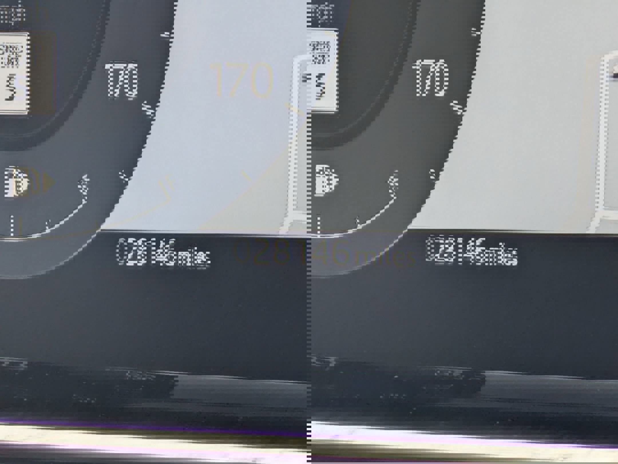 Certified 2024 Land Rover Range Rover Evoque Dynamic SE image 11