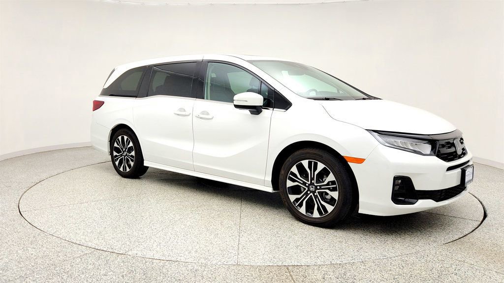 Used 2026 Honda Odyssey Elite image 3