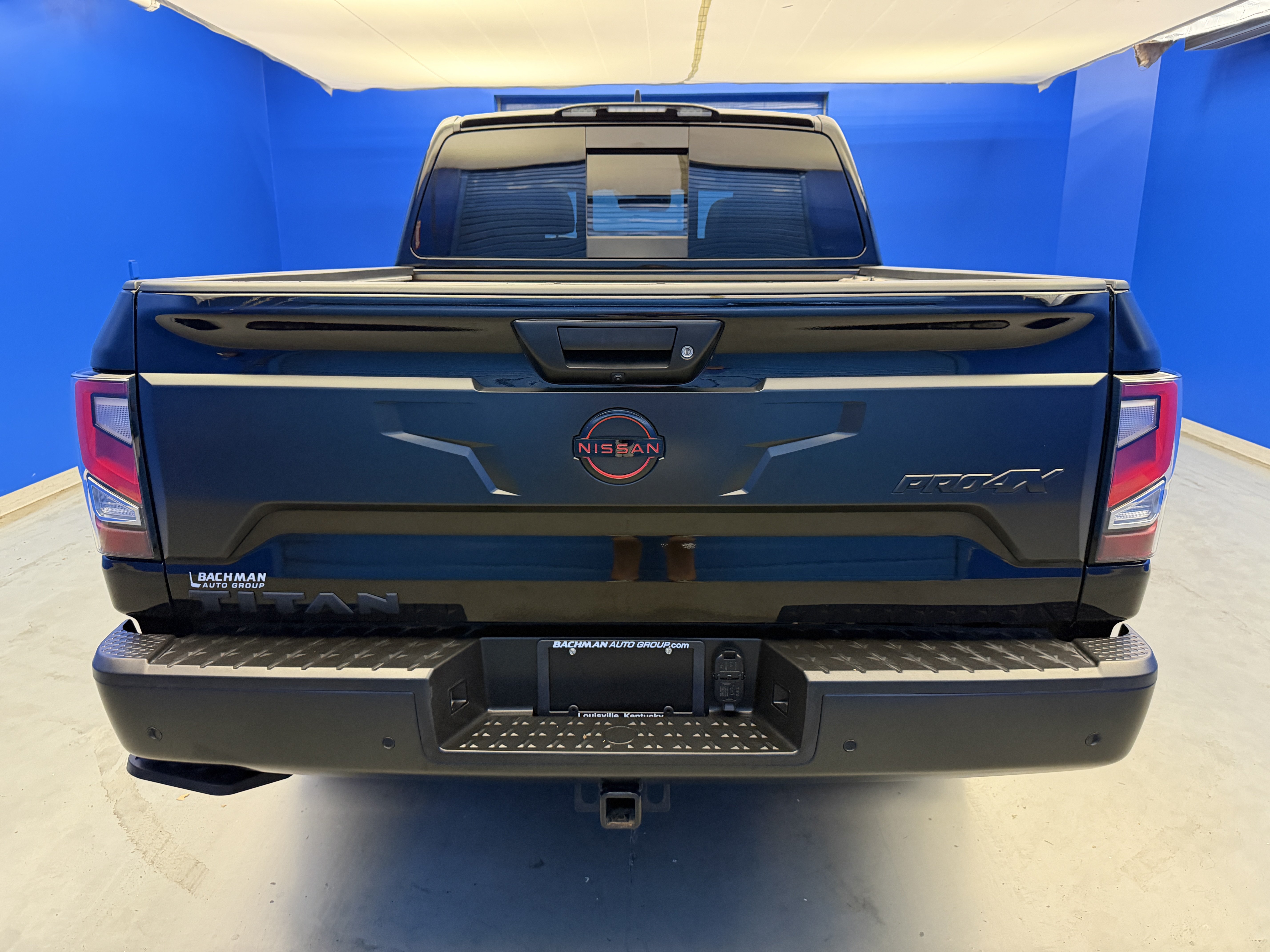 Used 2024 Nissan Titan PRO-4X w/ Pro-4x Convenience Package AWD/4WD image 6