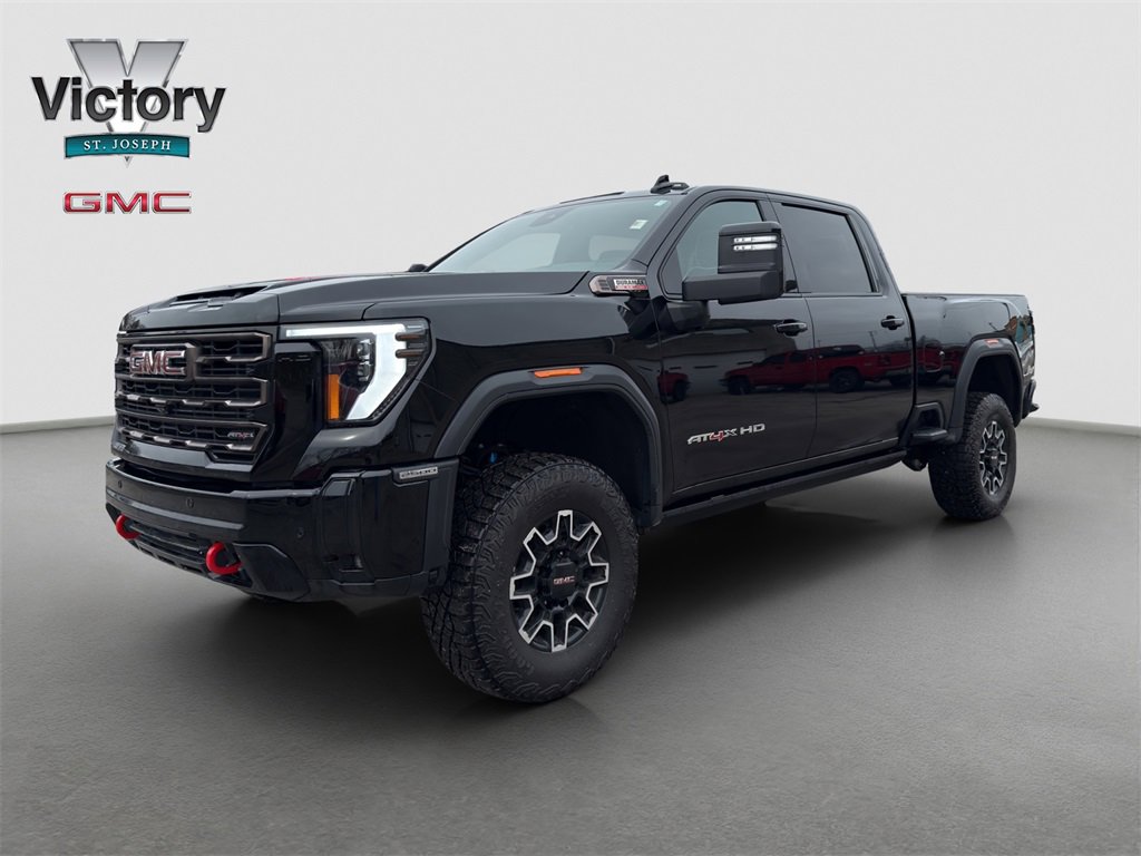 Used 2025 GMC Sierra 2500 AT4X image 3