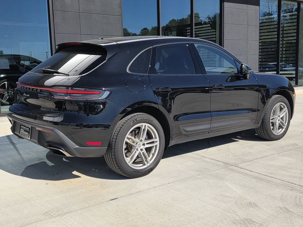 Used 2025 Porsche Macan image 8