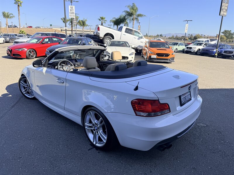 Used 2011 BMW 135i Convertible RWD image 21