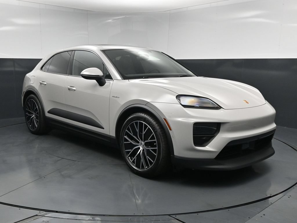 New 2026 Porsche Macan 4 Electric AWD/4WD image 18
