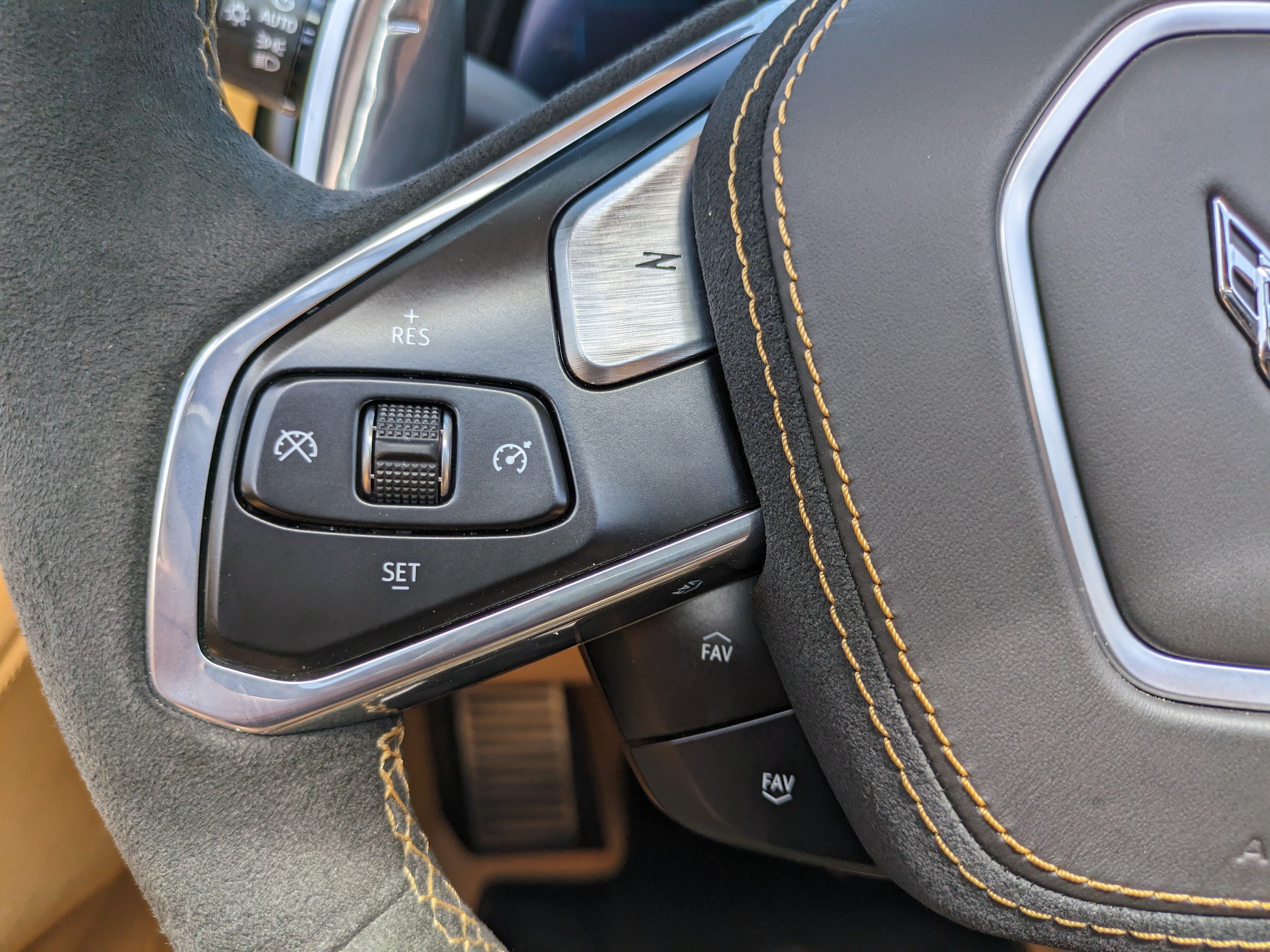 Used 2020 Chevrolet Corvette Stingray Premium Cpe w/ 3LT Preferred Equipment Group RWD image 23