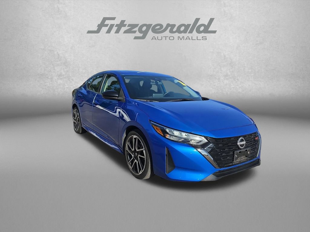 Used 2025 Nissan Sentra SR FWD image 1