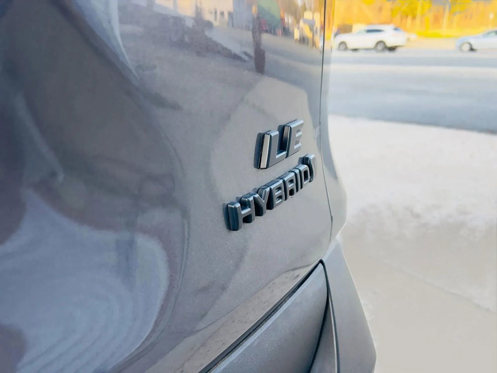 Used 2020 Toyota RAV4 LE w/ All Weather Liner Package AWD/4WD image 10