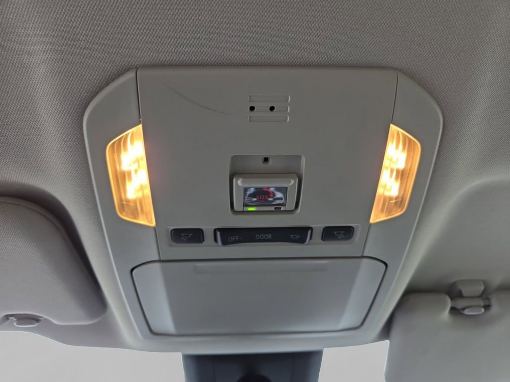 Used 2023 Toyota Highlander LE image 22