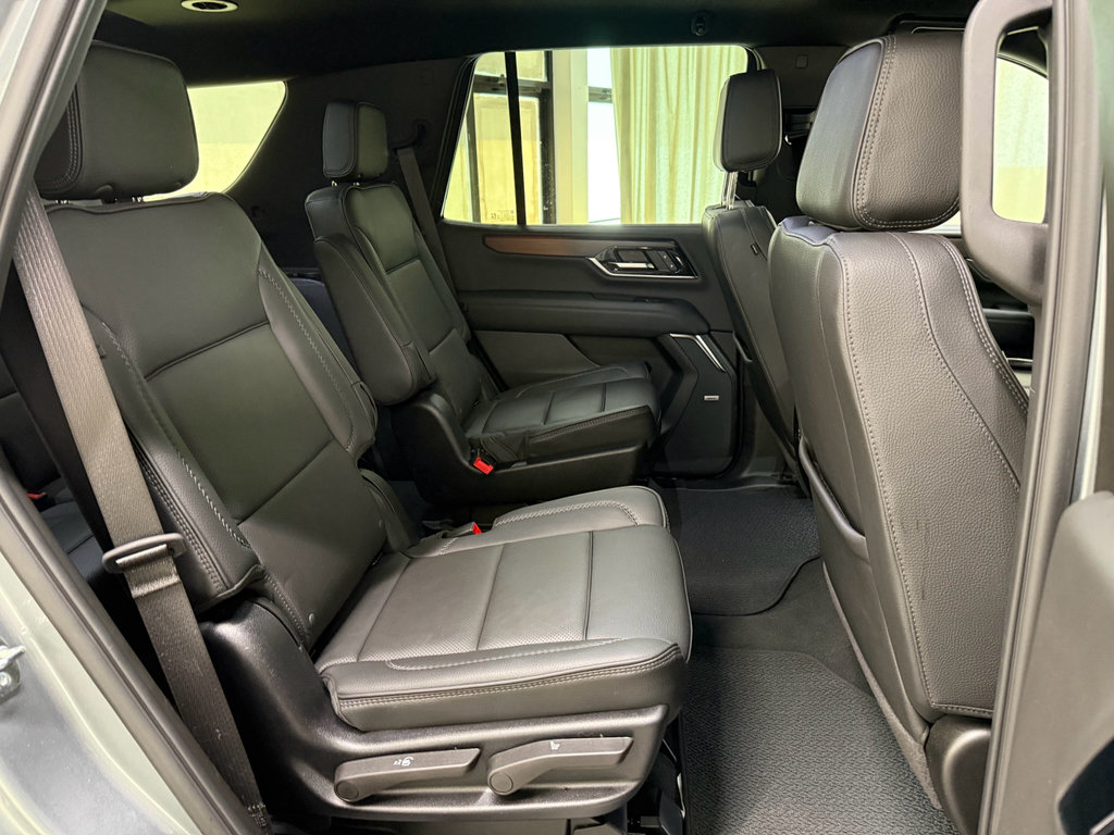Used 2025 GMC Yukon Denali AWD/4WD image 24