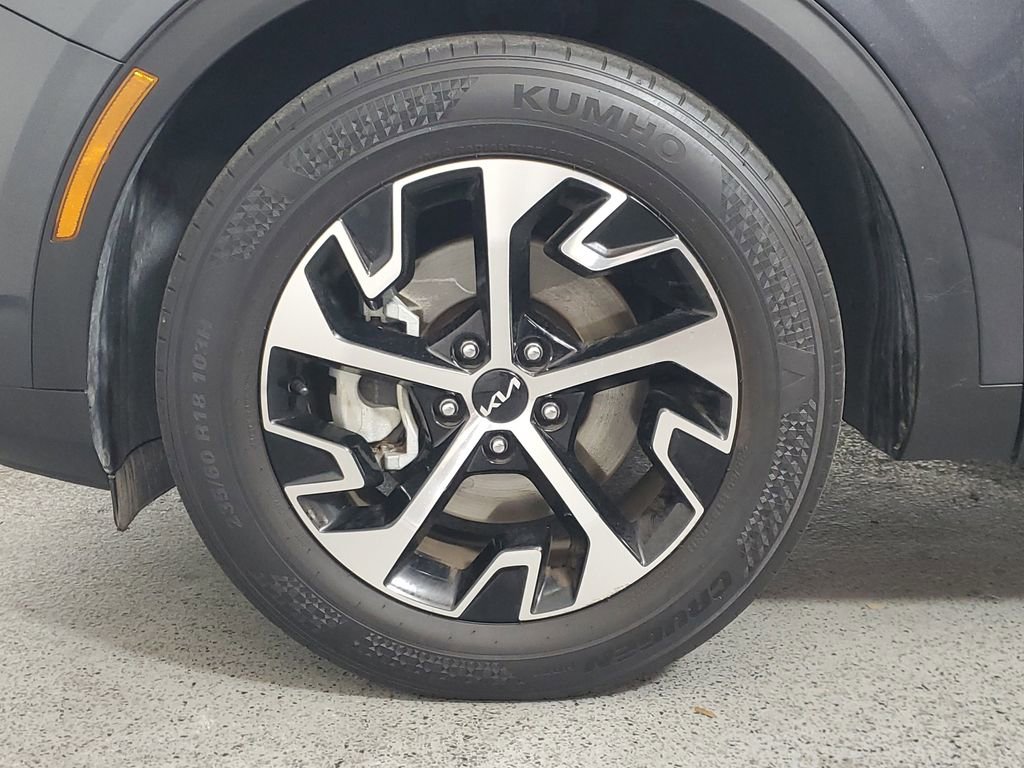 Used 2024 Kia Sportage EX image 8