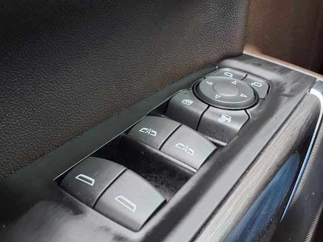 Used 2019 Chevrolet Silverado 1500 LTZ w/ LTZ Texas Edition RWD image 17