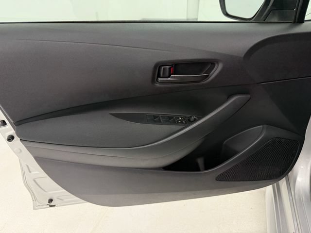 Used 2025 Toyota Corolla LE FWD image 29