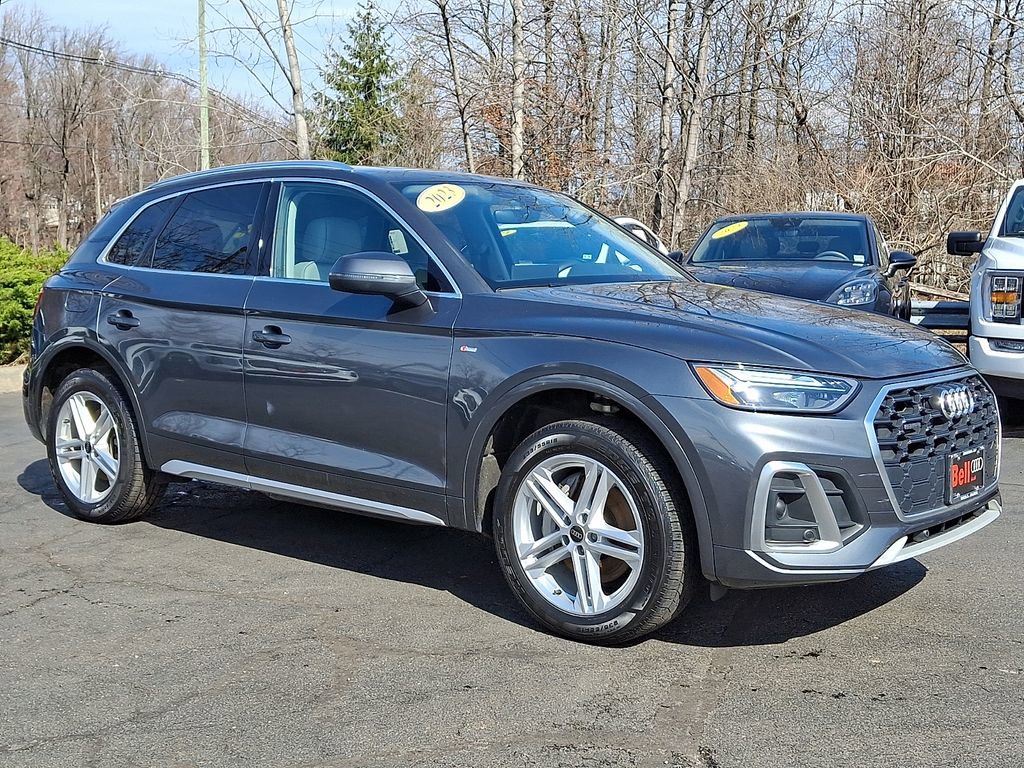 Used 2023 Audi Q5 e Premium w/ Convenience Package image 2
