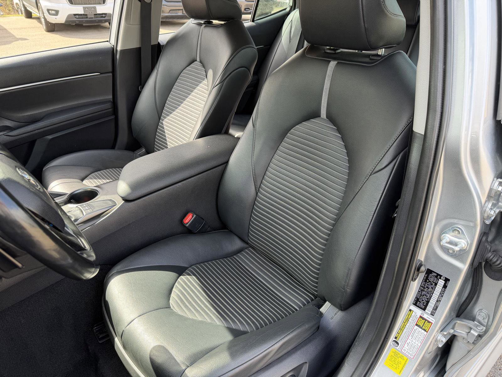 Used 2023 Toyota Camry SE w/ Convenience Package FWD image 16