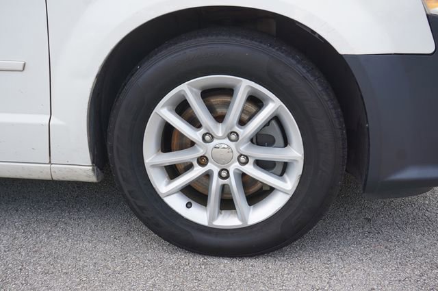 Used 2013 Dodge Grand Caravan SXT image 16