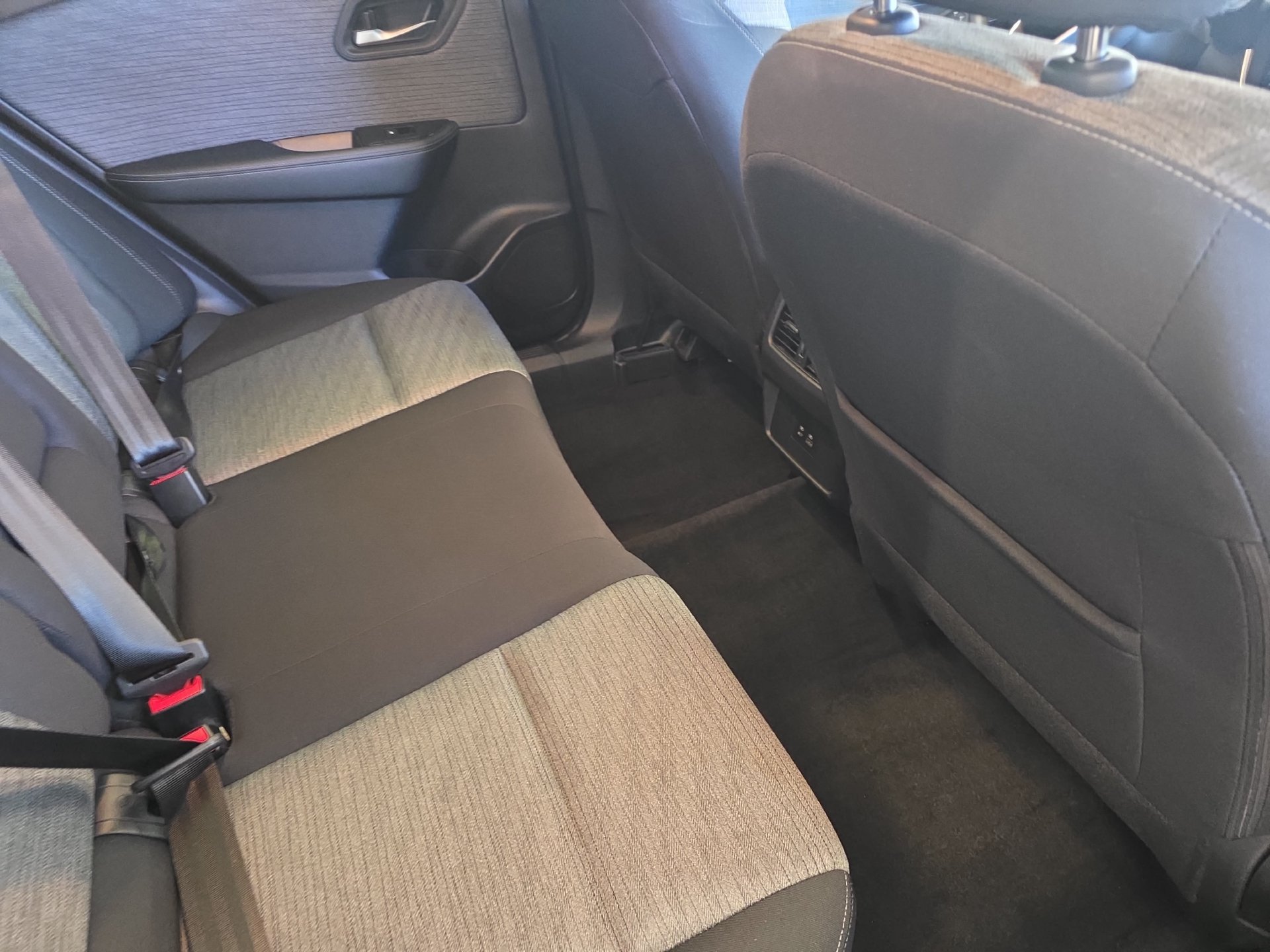 Used 2023 Nissan Rogue SV AWD/4WD image 11