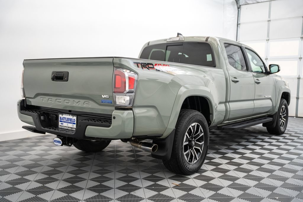 Used 2023 Toyota Tacoma TRD Sport w/ TRD Premium Sport Package AWD/4WD image 5