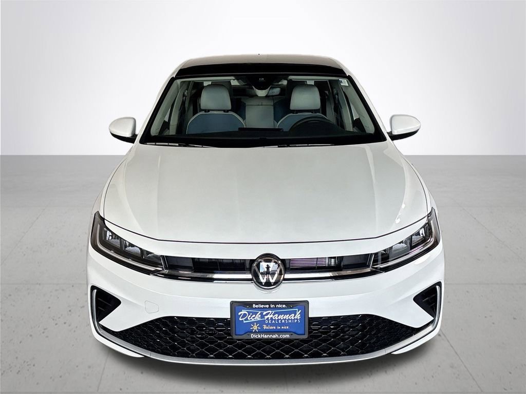New 2025 Volkswagen Jetta SE image 3