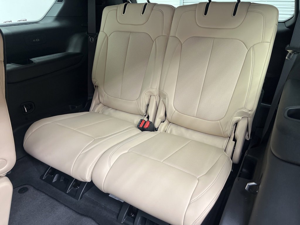 New 2025 Jeep Grand Cherokee L Limited w/ Luxury Tech Group II image 5