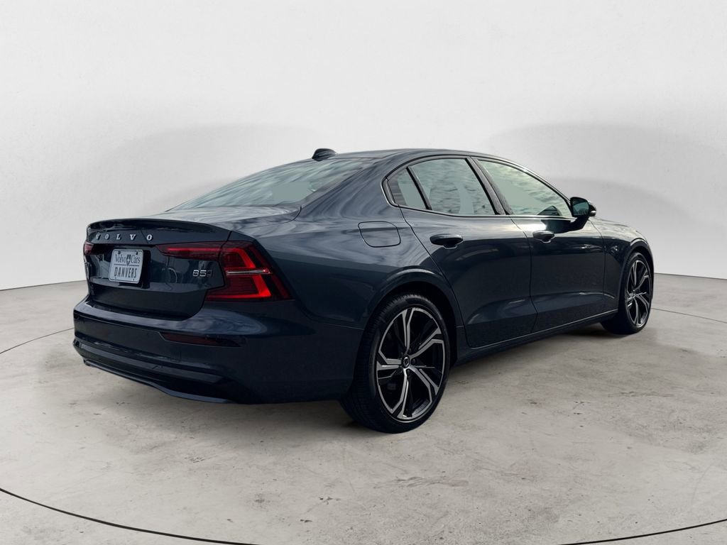 Certified 2025 Volvo S60 B5 Core image 6