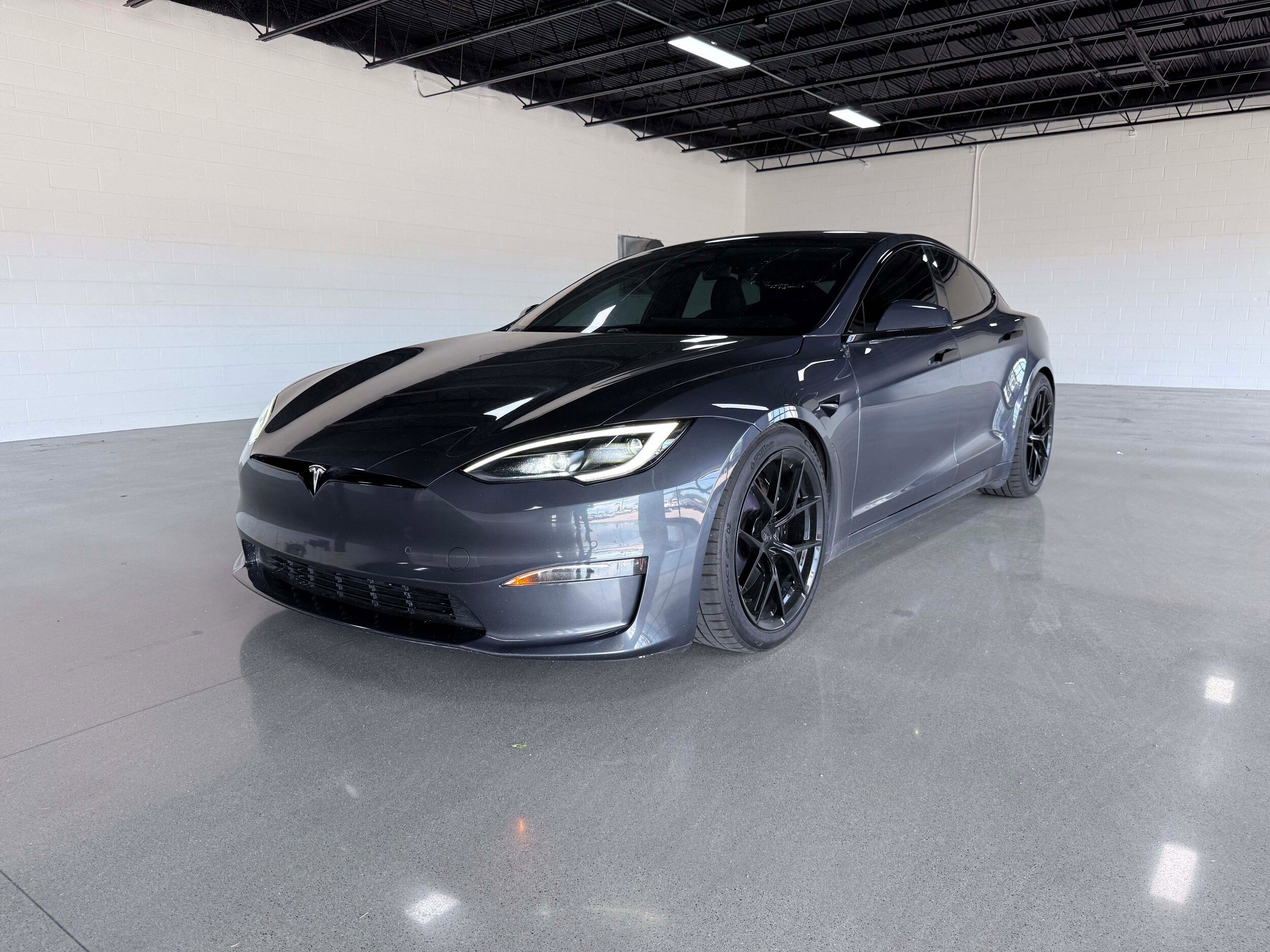 Used 2022 Tesla Model S Plaid AWD/4WD image 2