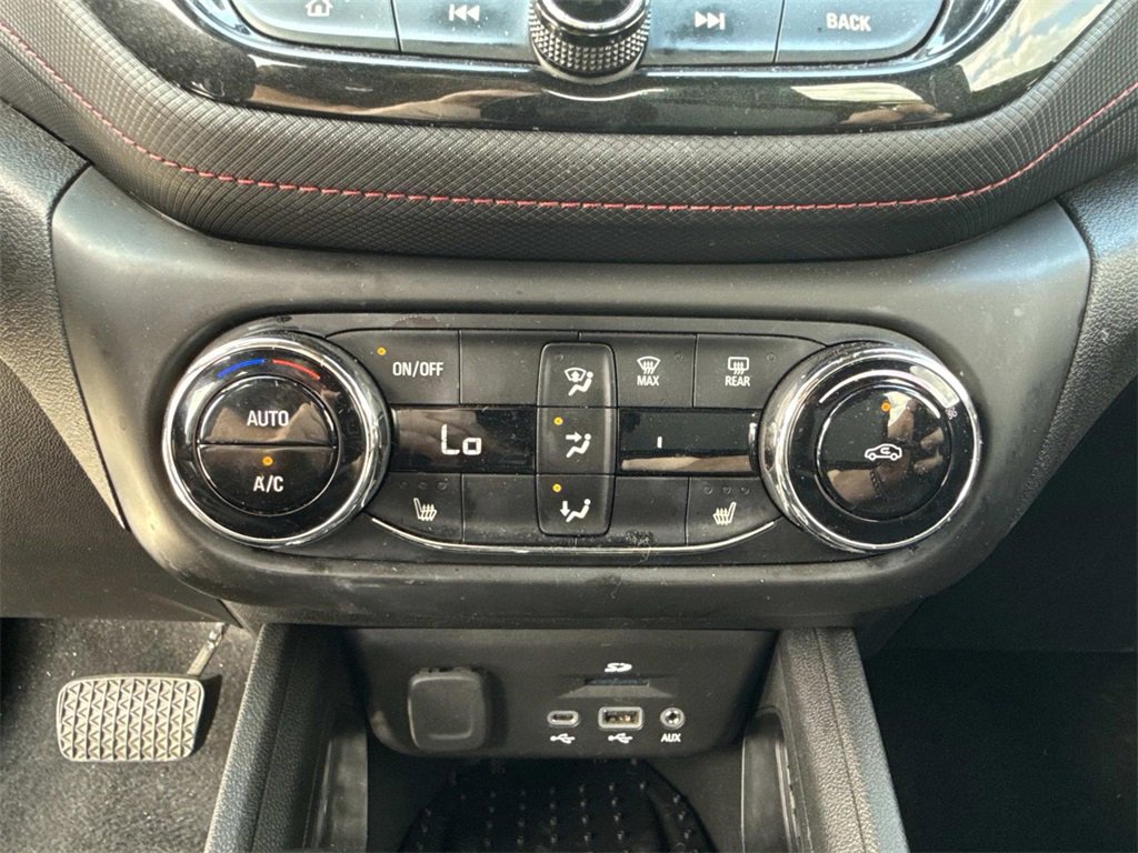 Used 2023 Chevrolet TrailBlazer RS w/ Sun and Liftgate Package image 21