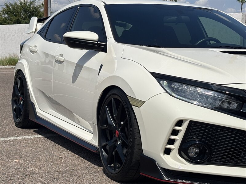 Used 2019 Honda Civic Type R image 11