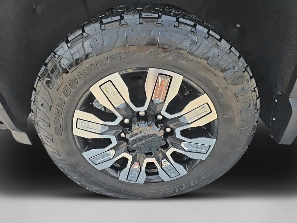 Used 2024 GMC Sierra 3500 Denali w/ Denali Reserve Package AWD/4WD image 9