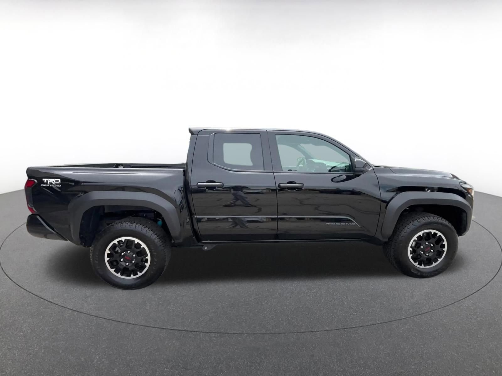 Used 2025 Toyota Tacoma TRD Off-Road AWD/4WD image 16