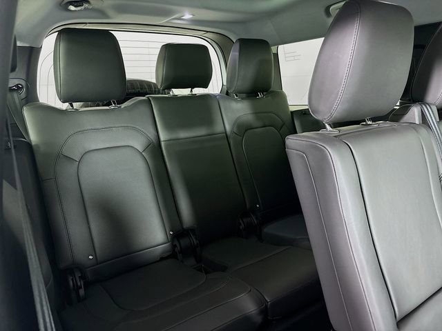 Used 2025 Land Rover Defender 130 S image 29