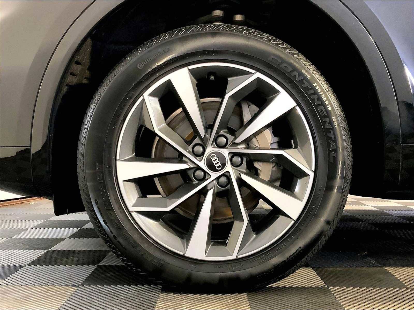 Used 2021 Audi Q5 Premium w/ Convenience Package image 11