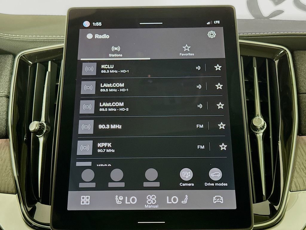 Used 2026 Volvo XC90 B6 Ultra w/ Lounge Package image 15