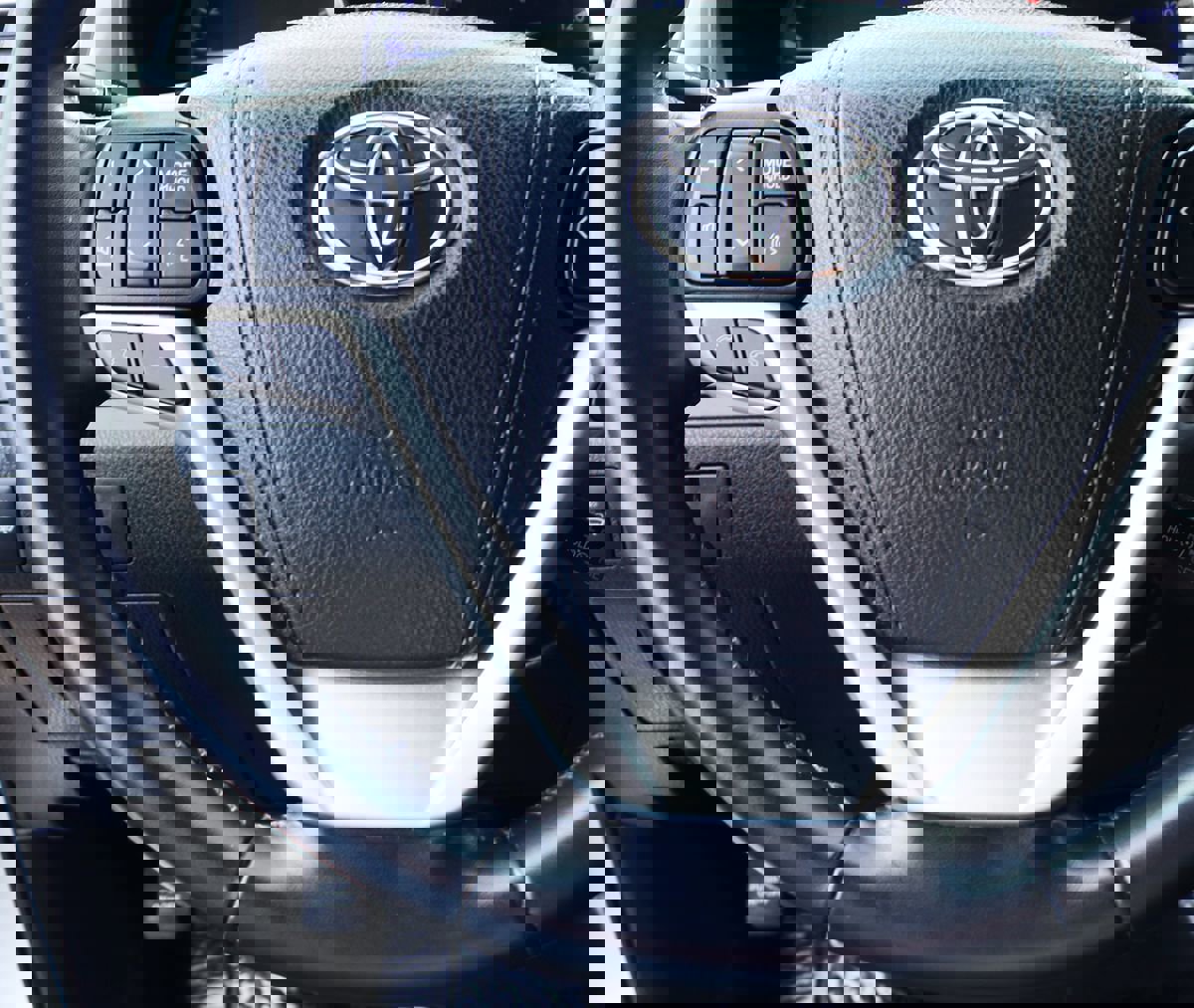 Used 2019 Toyota Highlander XLE image 55