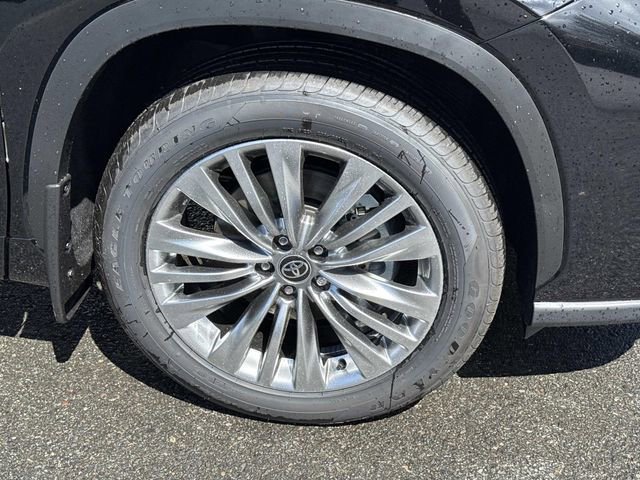 Used 2026 Toyota Highlander Platinum AWD/4WD image 7