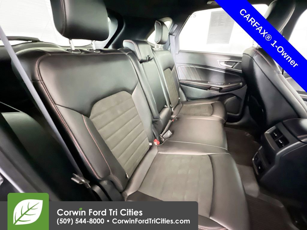 Used 2020 Ford Edge ST-Line w/ Cold Weather Package image 17