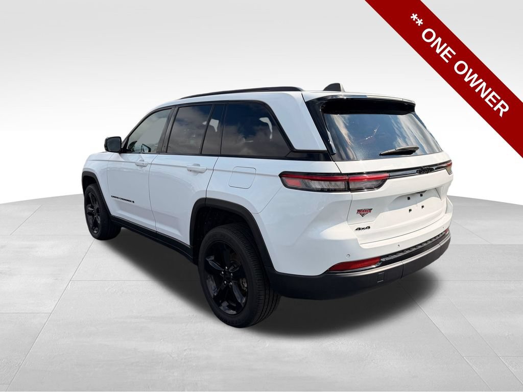 Used 2024 Jeep Grand Cherokee Altitude AWD/4WD image 3