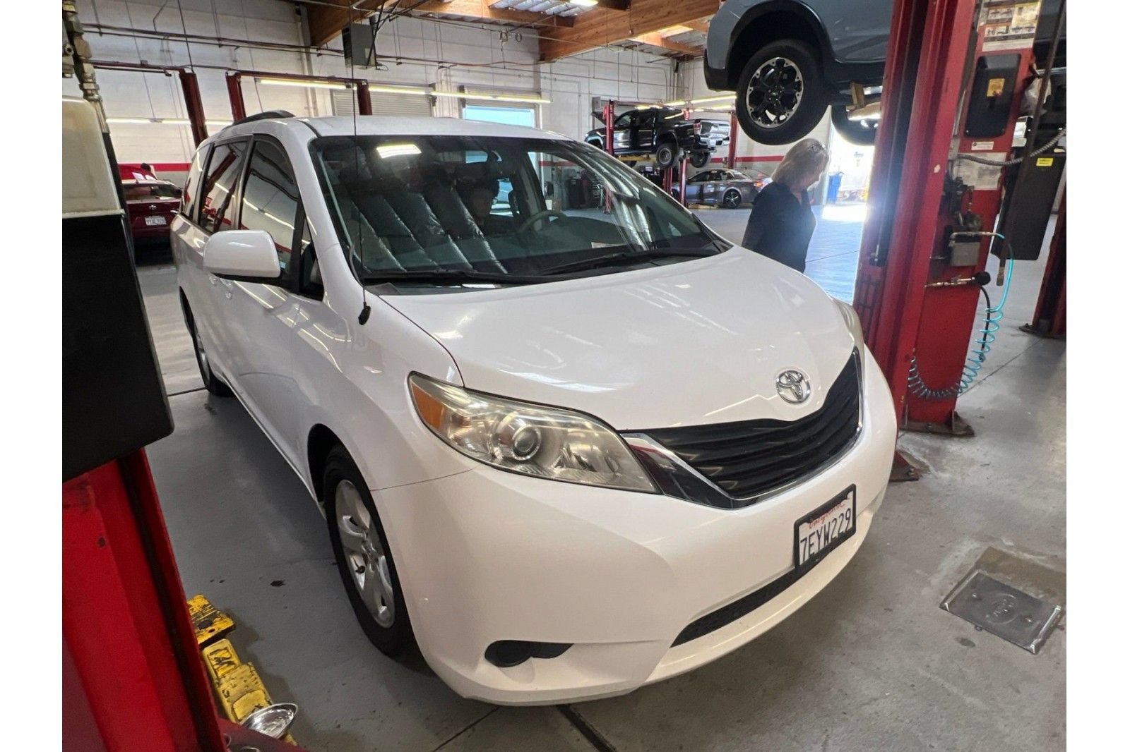 Used 2013 Toyota Sienna LE FWD image 3