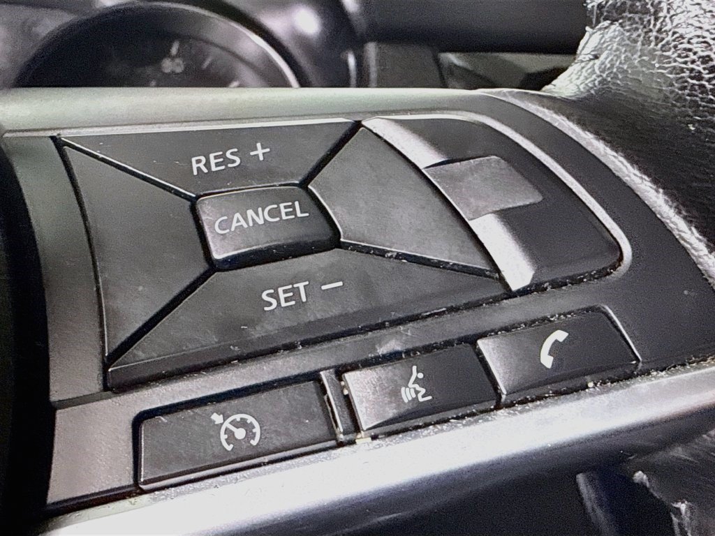 Used 2020 Nissan Rogue SV FWD image 14