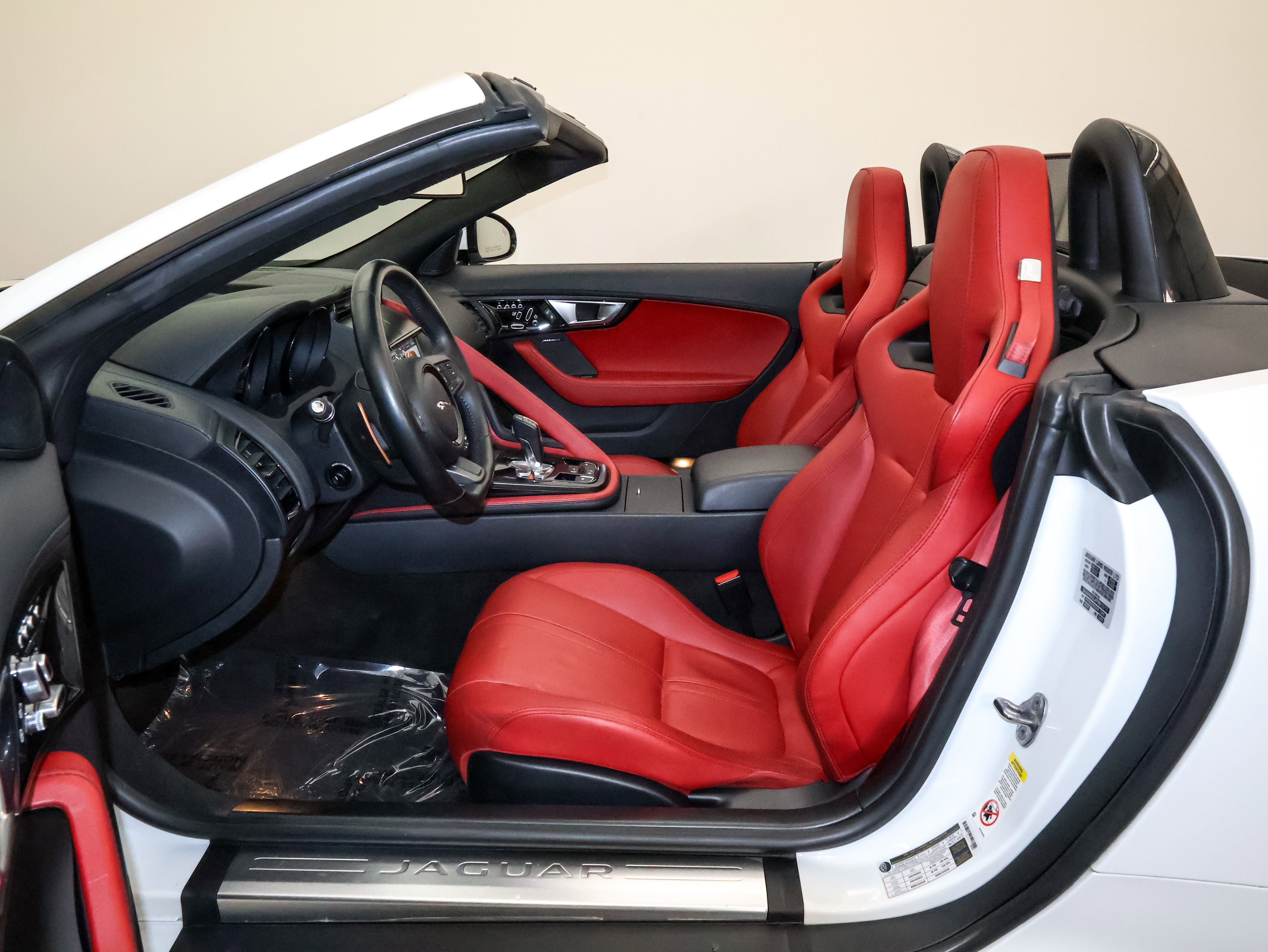 Used 2015 Jaguar F-TYPE S RWD image 13