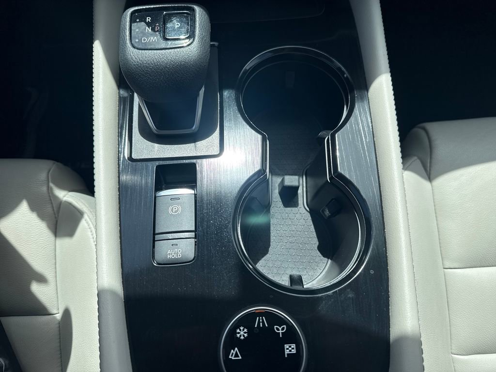 Used 2023 Nissan Rogue SL AWD/4WD image 21