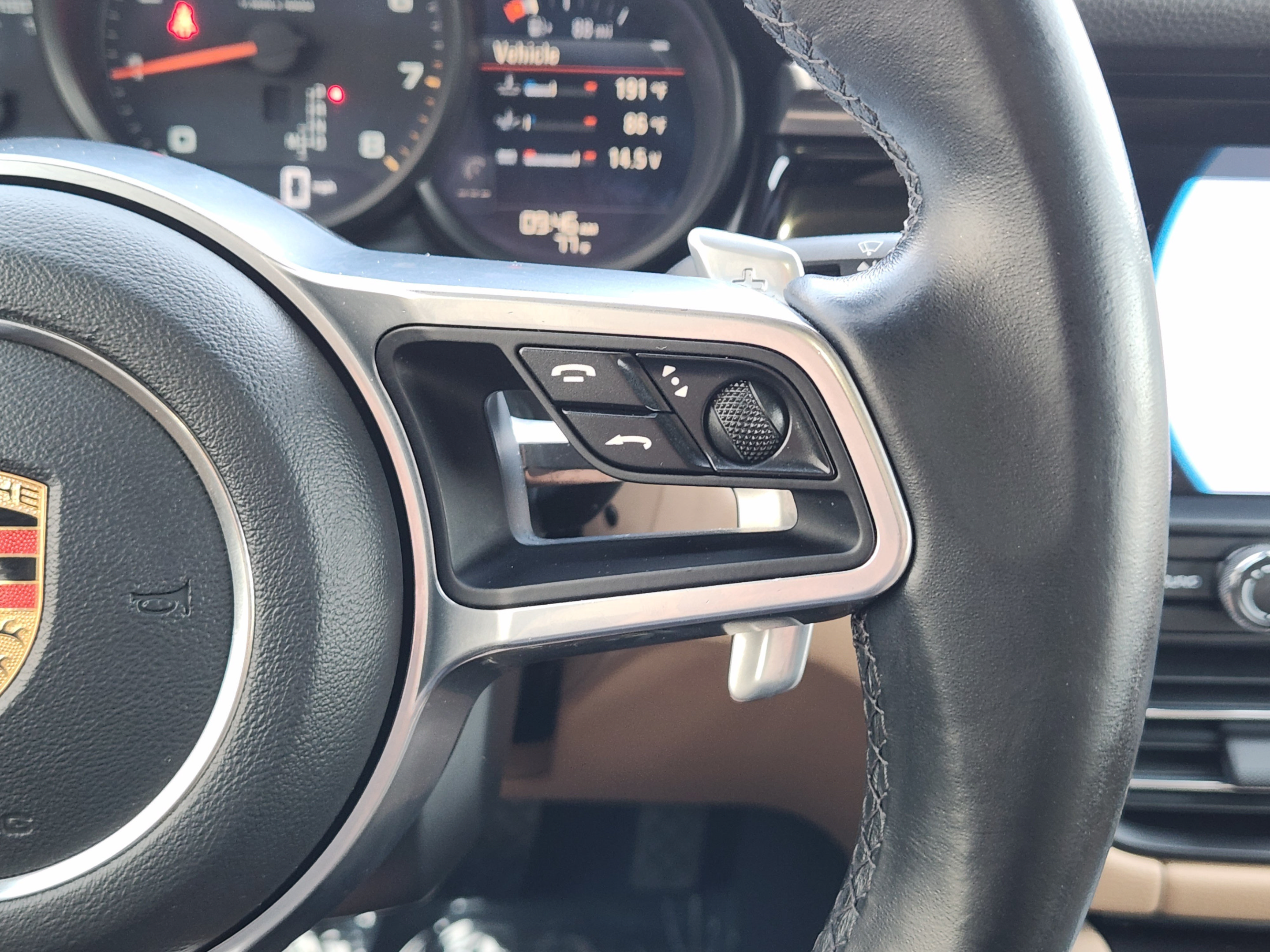 Used 2020 Porsche Macan AWD/4WD image 26