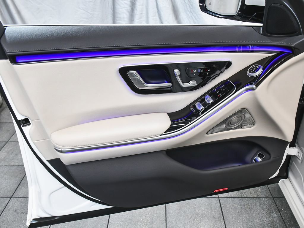 Used 2023 Mercedes-Benz S 500 4MATIC w/ Warmth & Comfort Package image 9