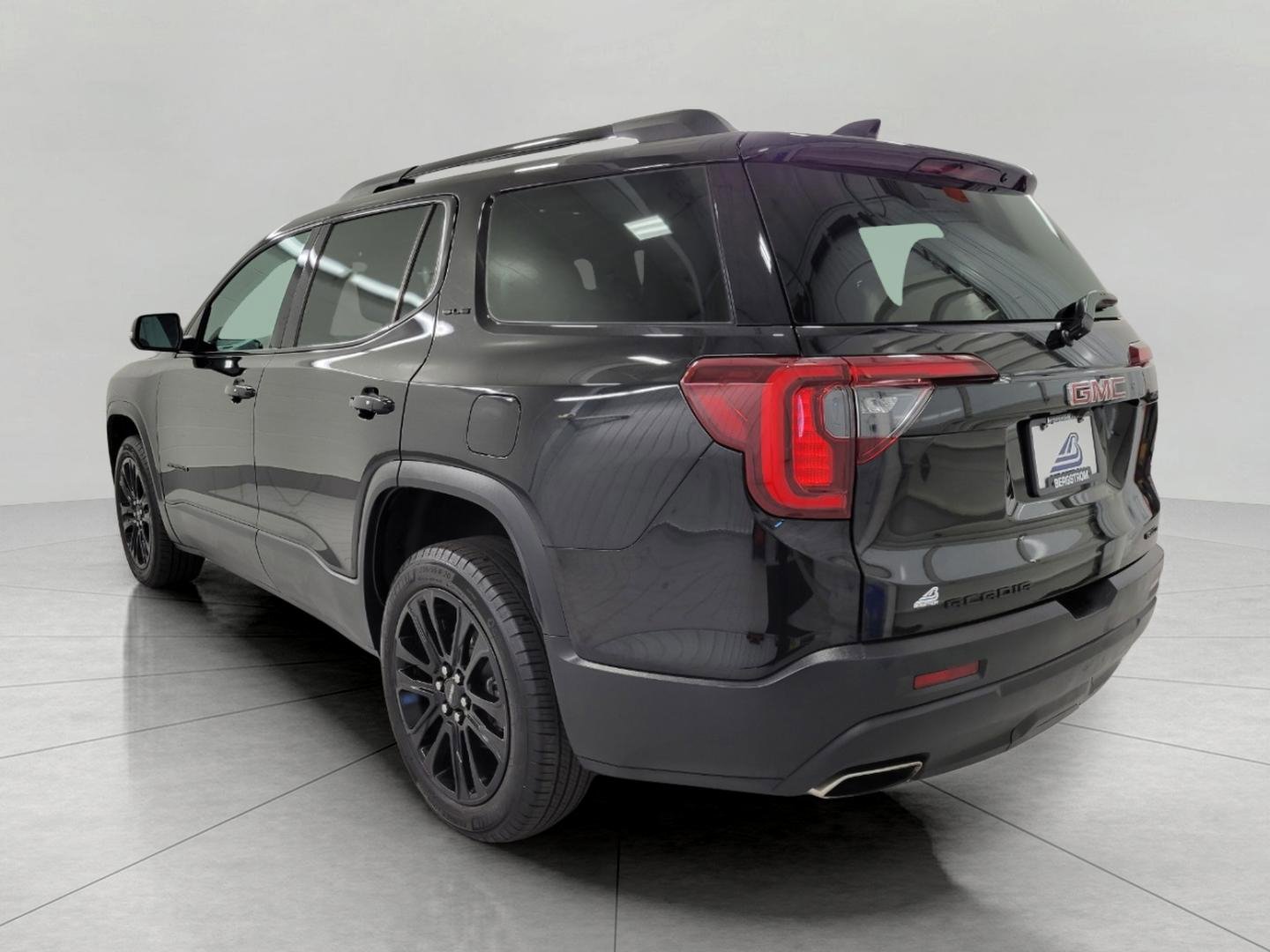 Used 2023 GMC Acadia SLE w/ Driver Convenience Package image 21