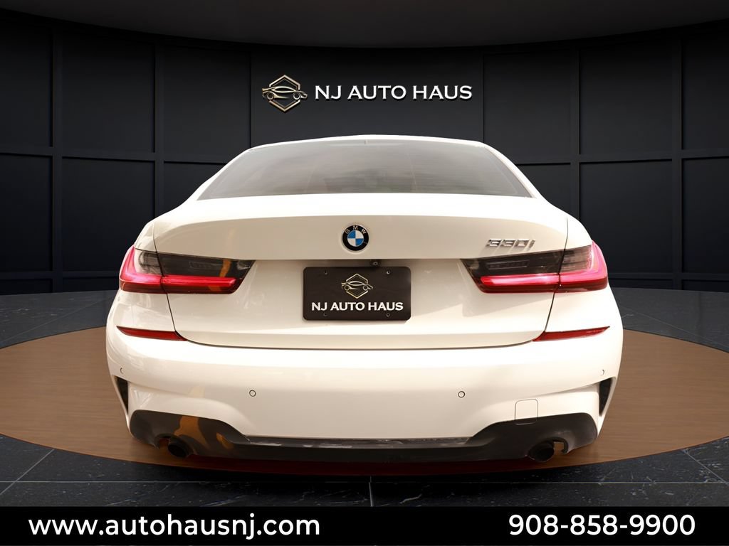 Used 2020 BMW 330i Sedan w/ M Sport Package RWD image 12