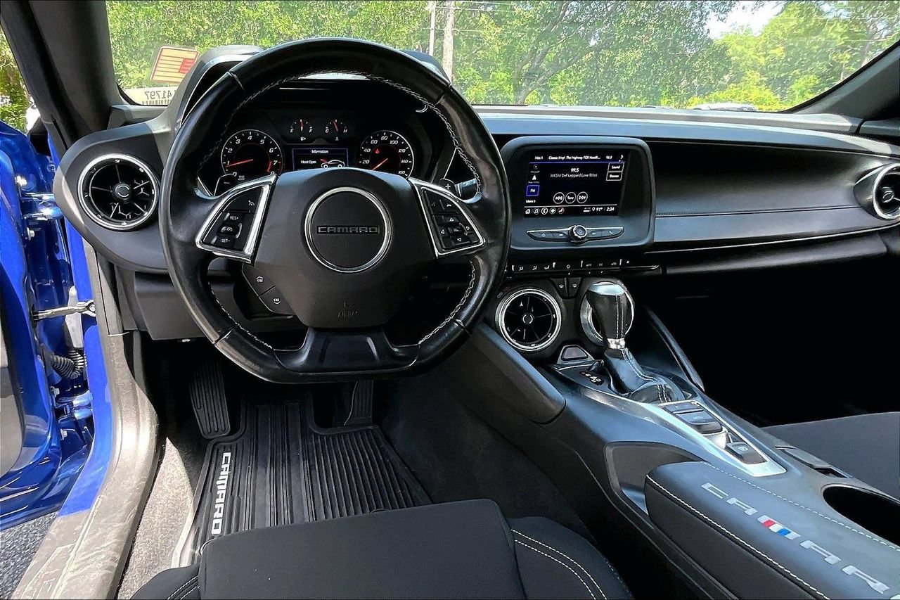 Used 2023 Chevrolet Camaro LT RWD image 7